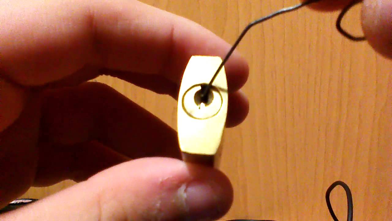 Come aprire un lucchetto con un fermaglio e una graffetta youtube Come aprire una serratura a cilindro