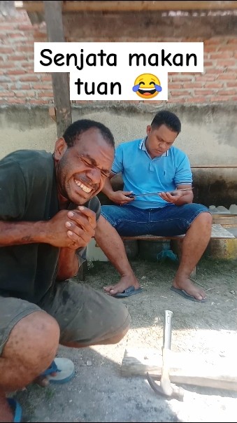 Mop Papua Lucu - Toki Tangan Sendiri 🤣🤣🤣 #youtubeshorts #comedy #funny