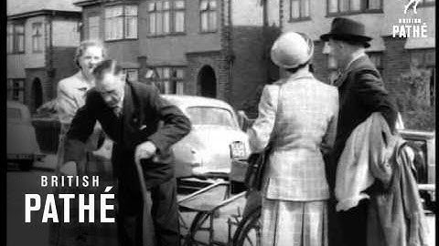 War Memorial Homes Opened (1952)