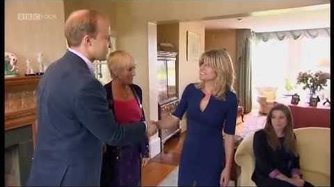 Etiquette lesson: How to do a proper handshake and self introduction