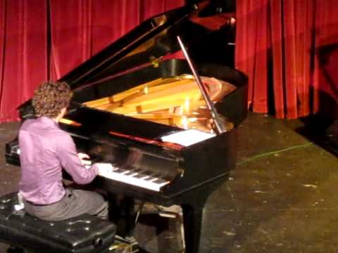 Vincent Johnson Plays "Greenwich Witch"