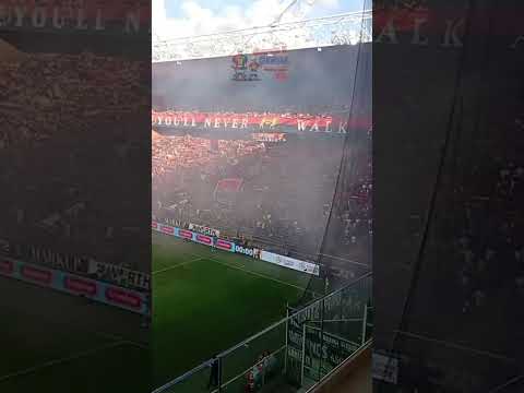 Video ? BRIVIDI AL FERRARIS! Genoani cantano YOU’LL NEVER WALK ALONE contro la Juve | #YNWA