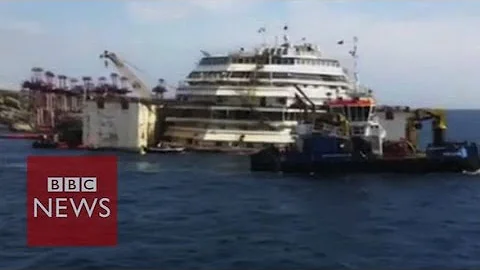 Close-up look at Costa Concordia wreckage - BBC News