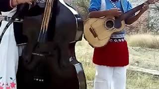 Los huicholes de Jalisco.(El Rengo Del Gallo Giro)