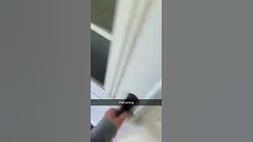 Weird Instructions While Delivering Pizza || ViralHog