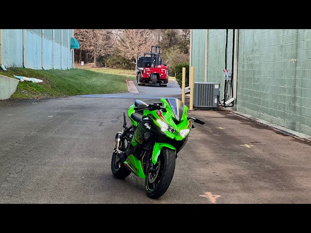FIRST RIDE Back on the ZX4RR - YouTube