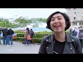 Riesen-Reisegruppe aus China besucht den Rheinfall