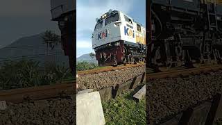 kereta api syantik