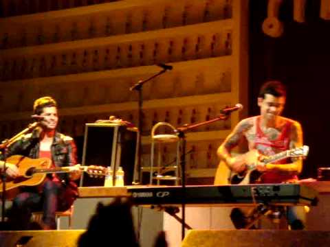 Esteban e Lucas - Seis (Curitiba 21.04.2010)