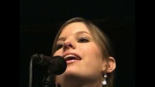 Download lagu LUAR BIASA!!!!!! BULE NYANYI LAGU AMBON ' SAYANG KANE '