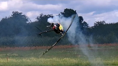 RAVE 700 NITRO RC MODEL HELICOPTER 3D ACTION / See...