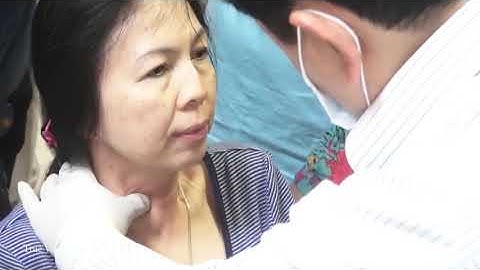 Cận cảnh lương y Võ Hoàng Yên chữa cho bệnh nhân bướu cổ khiến nhiều người kinh ngạc