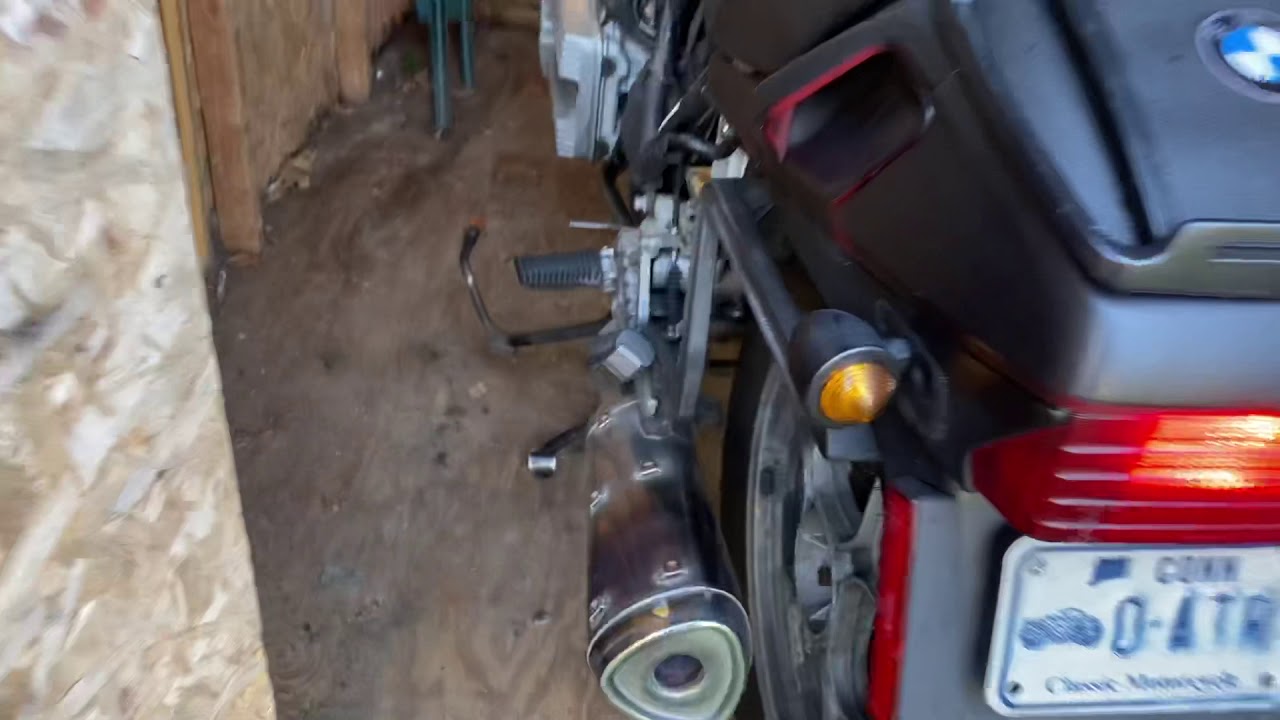 BMW K75 Cold Start - YouTube