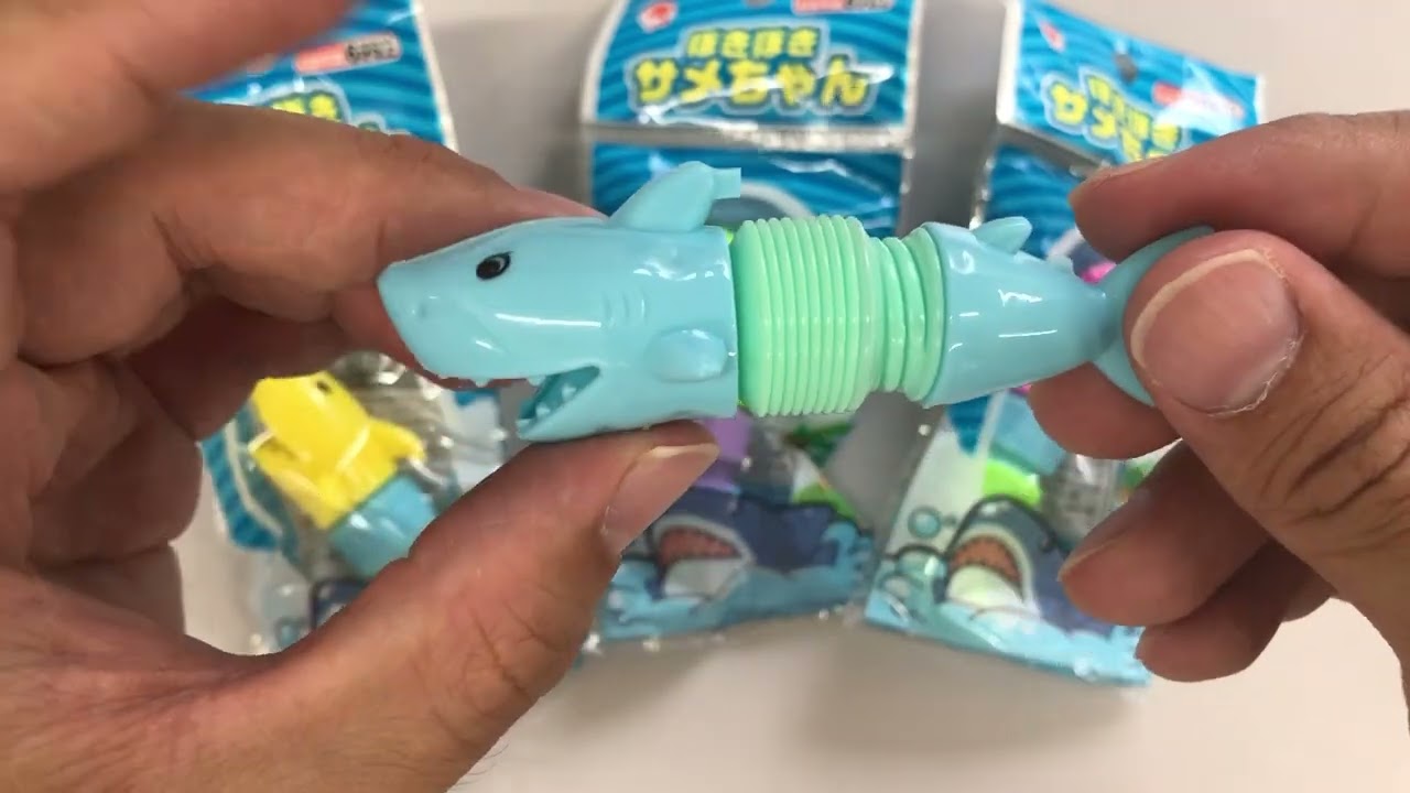 商品紹介】ぽきぽきサメちゃん IMIOW33252 - YouTube