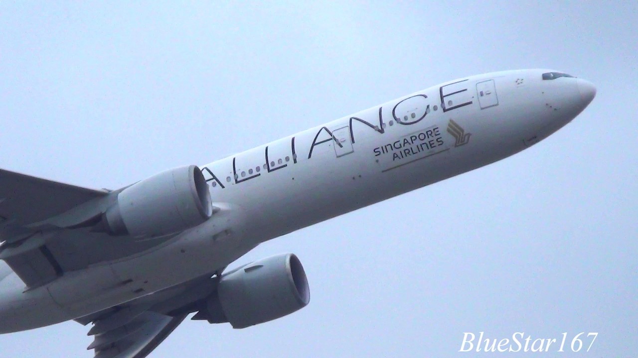 Singapore Airlines Boeing 777-300ER (9V-SWM) takeoff from FRA/EDDF (Frankfurt - am Main) RWY 25C