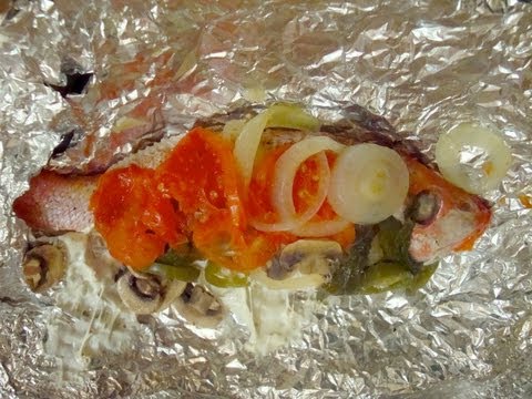 Video: Cómo Cocinar Pescado Rojo En Papel De Aluminio