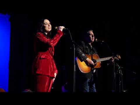 Darin and Brooke Aldridge - When You Love Someone (Live Version)
