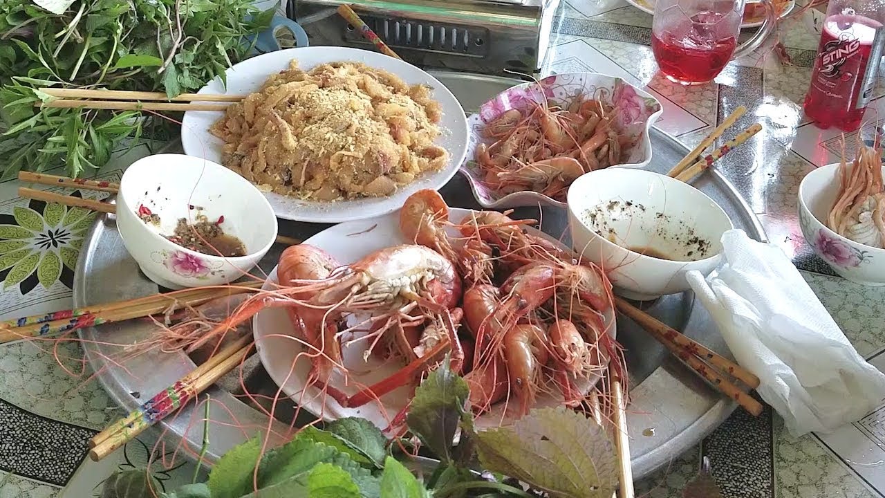 Gỏi Cá ,Tôm Sông l Trải Nghiệm Cuộc Sống trên Làng Bè Cá Tân Mai - YouTube