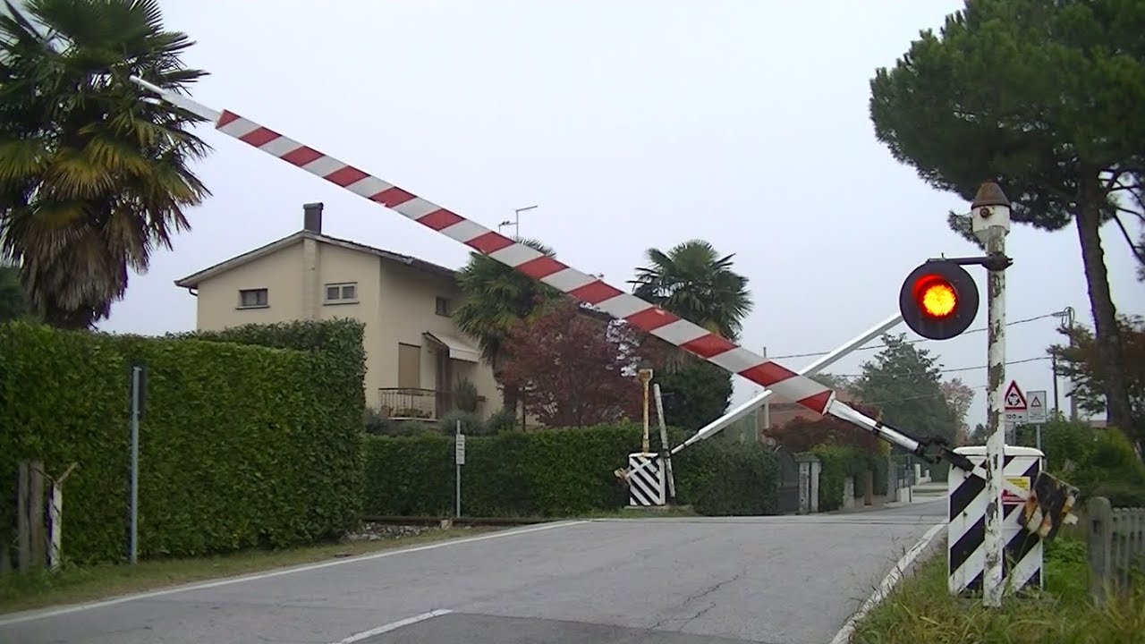 Spoorwegovergang Cittadella (I) // Railroad crossing // Passaggio a livello