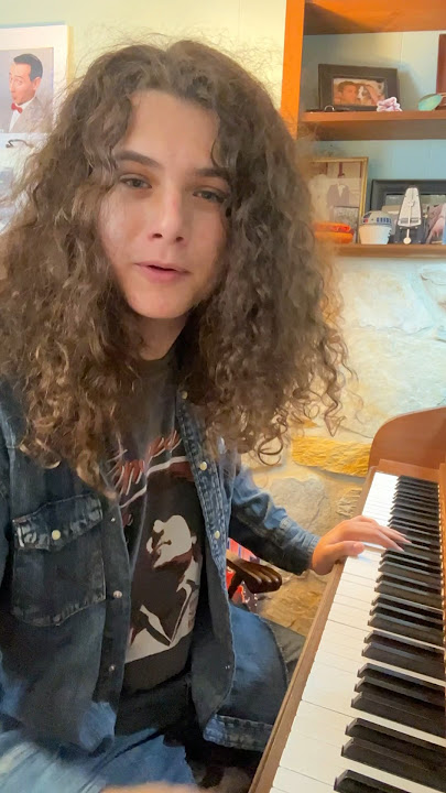 She Came in Through the Bathroom Window - The Beatles    #thebeatles #paulmccartney #johnlennon