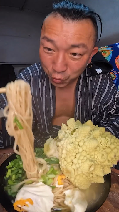 Broccoflower & beef bone ramen!  Make ramen with a rice cooker! Powered by a truck battery!