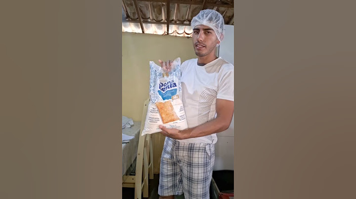 Receita de massa de pastel de feira com 4 ingredientes.
