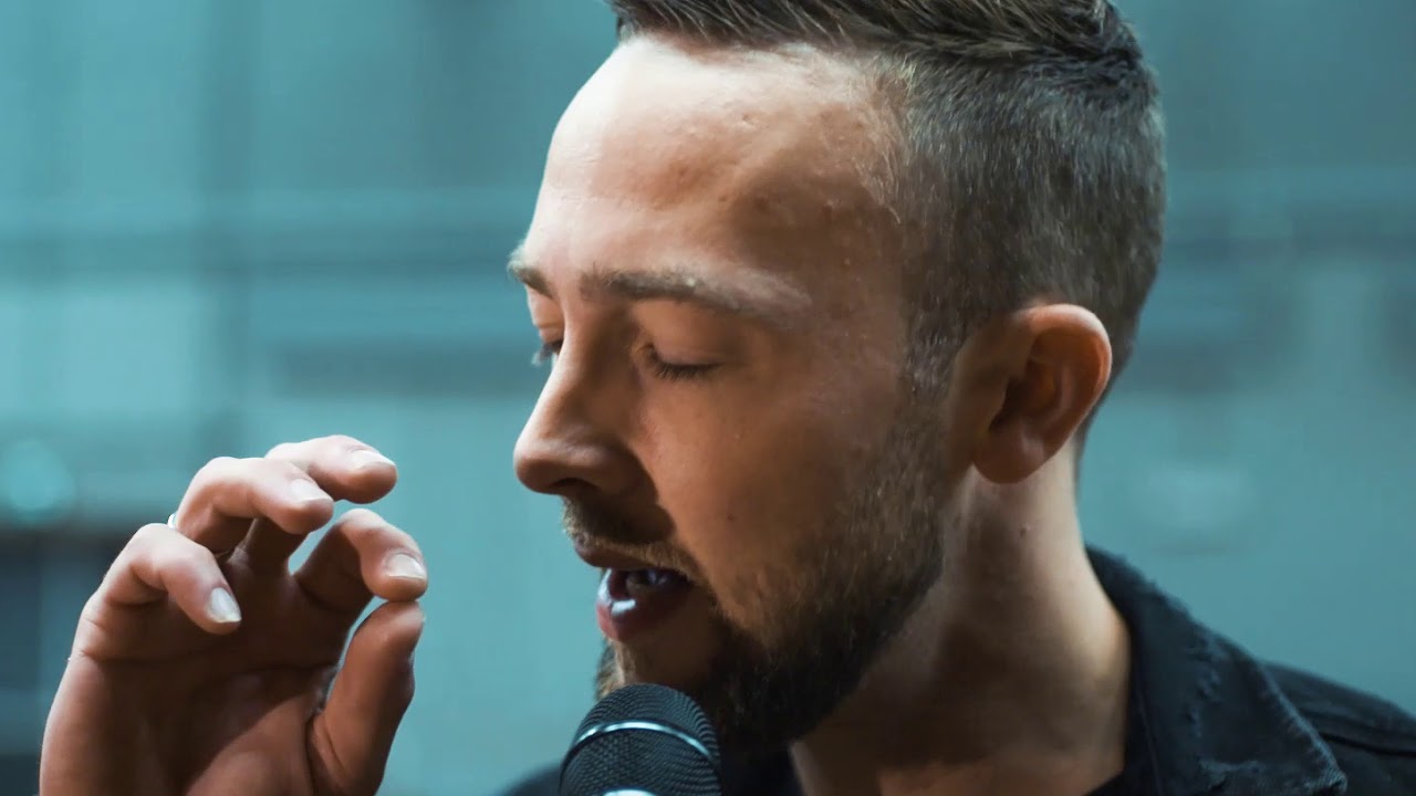 Laanie - Voel die stilte (officiële videoclip)