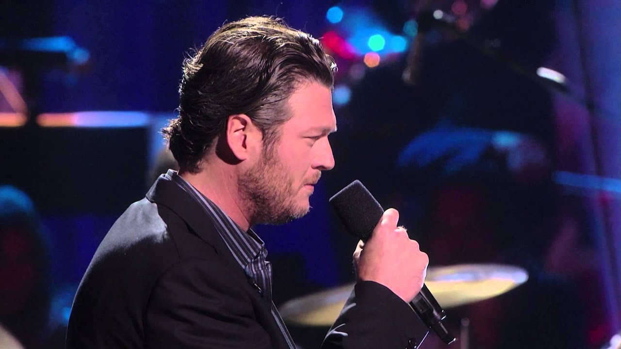Blake Shelton's Not-So-Family Christmas - There's A New Kid In Town