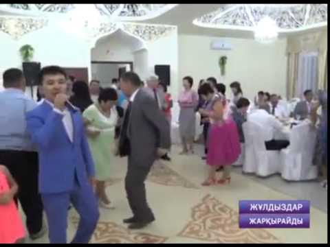 Догги стиліндегі үйдегі жалаңаш порно фотосуреттер