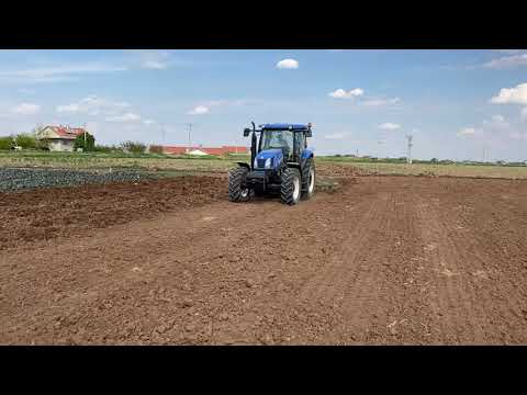 NEW HOLLAND TR6.135