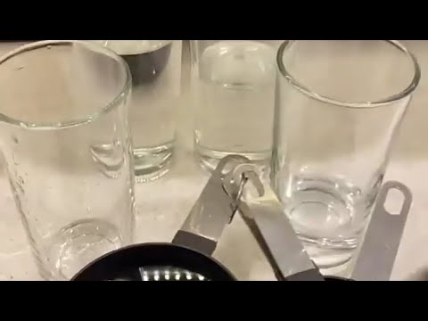 مقارنة الأكواب المعيارية بالأكواب العادية أم الوليد