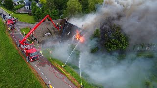 Hulpdiensten Met Spoed Onderweg Naar Zeer Grote Brand In Hotel-Restaurant Amadeus In Wellseind