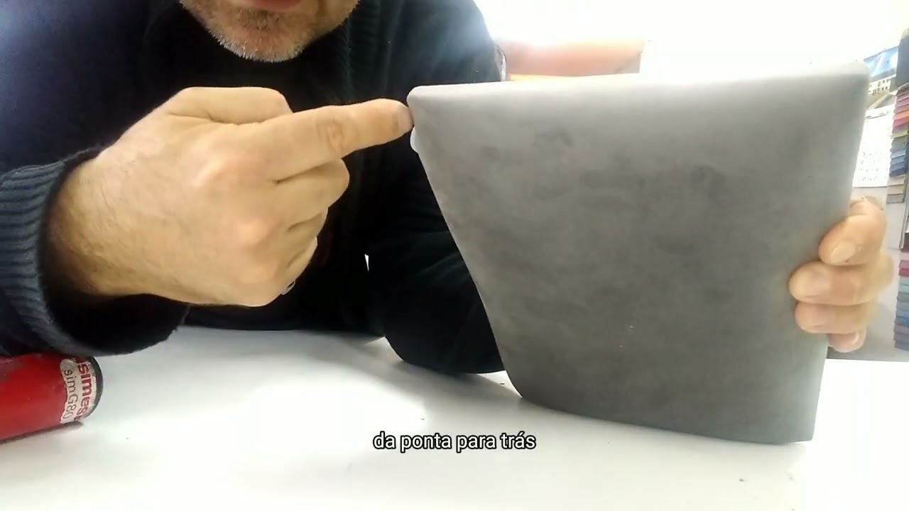 DIY: forrando assentos de cadeiras sem vincos ou rugas. acesso ao próximo vídeo na descrição.