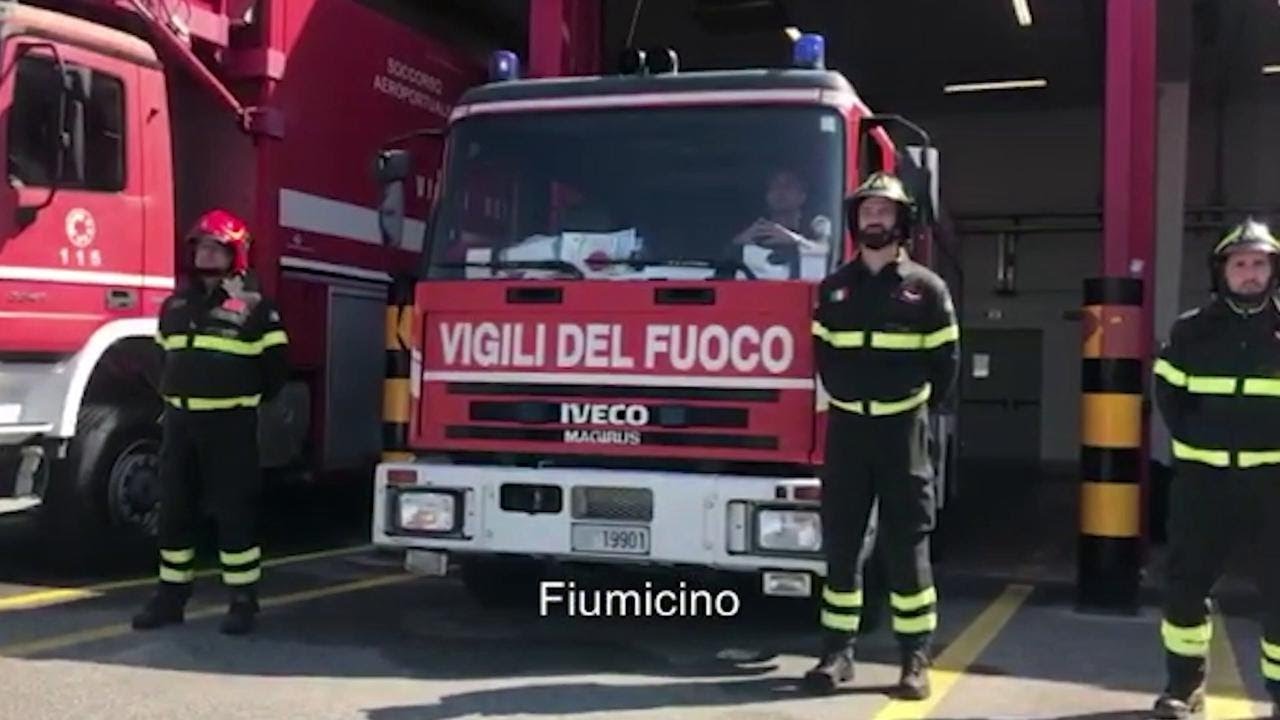 Coronavirus, il commovente omaggio dei vigili del fuoco al caposquadra ucciso dal virus