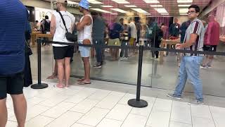 Boca Raton Apple Store on iPhone 14 introduction day.
