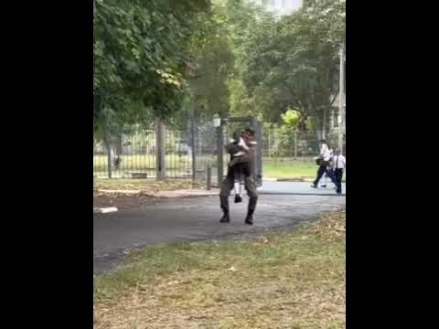 Дедушка приехал с передовой, чтобы проводить внучку в первый класс ...