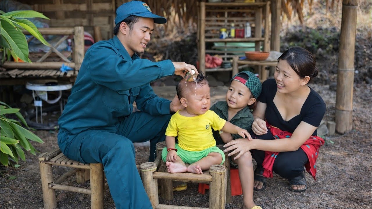 17 Year Old Single Mother Harvesting Pumpkins | Kind Policeman Helps Her Cut & Carry