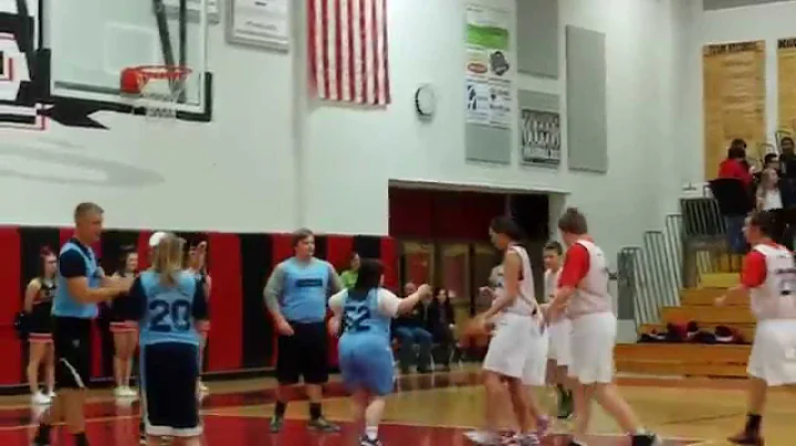 Julia makes a basket