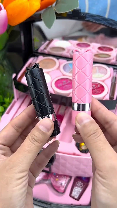 I arranged this princess makeup box for my beauty-loving daughter!