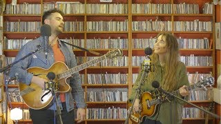 Ferris & Sylvester - Jackson (Johnny Cash & June Carter cover) | UNDER THE APPLE TREE
To see the full song + bonus performances from this session, download CountryLine here: https://www.countryline.tv/
& use the code UTAT2018 for 6 months FREE premium subscription.
Ferris & Sylvester performs a foot-stomping live acoustic version of the Billy Edd Wheeler song Jackson (famously covered by Johnny Cash & June Carter) for Under The Apple Tree sessions.
SUBSCRIBE HERE: http://bit.ly/2aeOGNK
WhisperingBobTV is the channel for music lovers everywhere. Curated by Bob Harris himself, we focus on bringing you the best music we possibly can through our Under The Apple Tree sessions, festival coverage, exclusive interviews and much more!
About UTAT:
Under The Apple Tree sessions are beautiful and intimate performances recorded live in the studio of Whispering Bob Harris, which just happens to be situated under an apple tree.
We focus on bringing attention to amazing artists who deserve to be heard by everyone. If youd like to apply for a session yourself, please fill out an application on our website: https://www.undertheappletree.co.uk/contact
Watch the last #UnderTheAppleTree session here: http://www.youtube.com/watch?v=oY3J78...
Our official website: www.undertheappletree.co.uk
Our Twitter: https://twitter.com/WhisperingBobTV
Our Facebook: https://www.facebook.com/WhisperingBobTV
SESSION CREDITS:
Producer/sound engineer/editor: Miles Myerscough-Harris Ferris & Sylvester - Jackson (Johnny Cash & June Carter cover) | UNDER THE APPLE TREE
