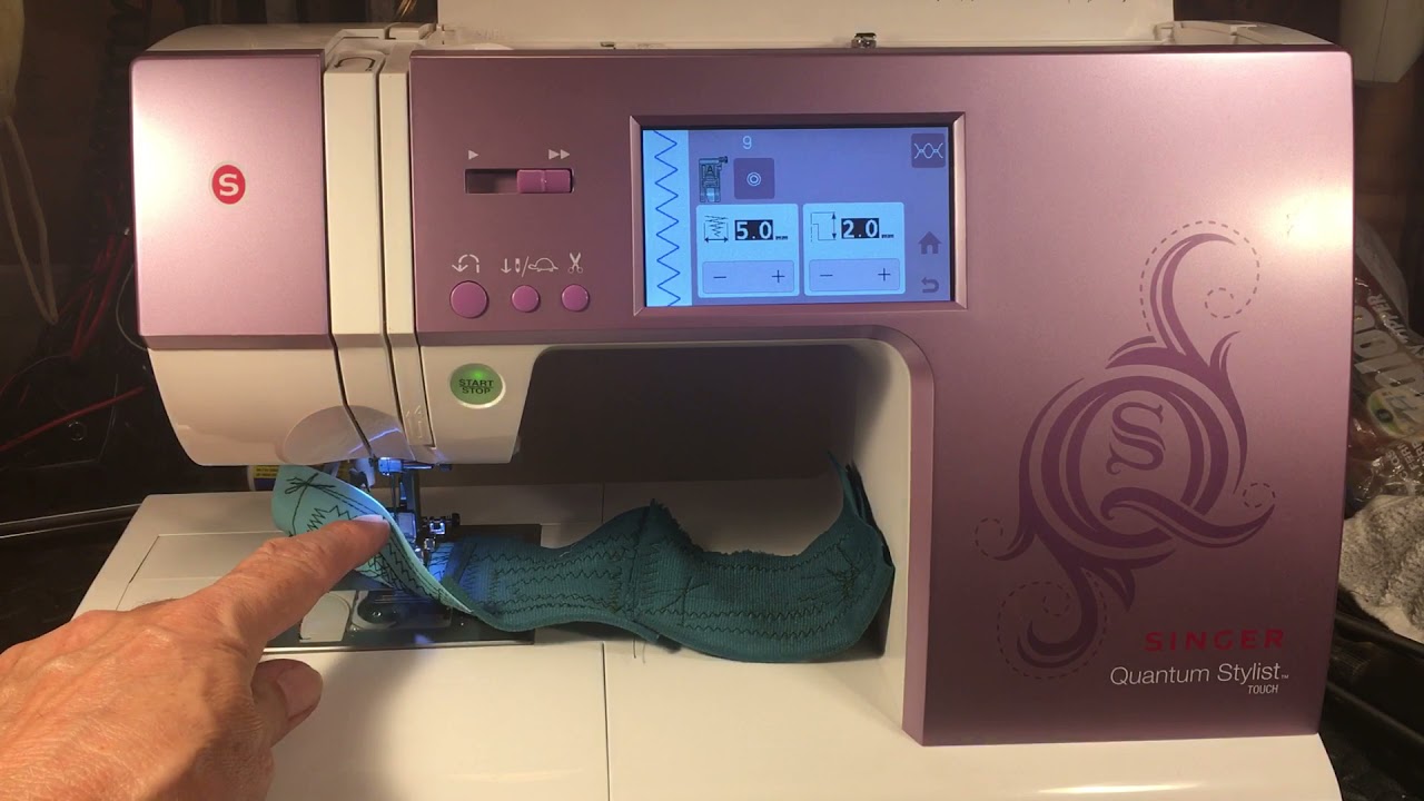 Singer Quantum Stylist 9985 - Ex Display