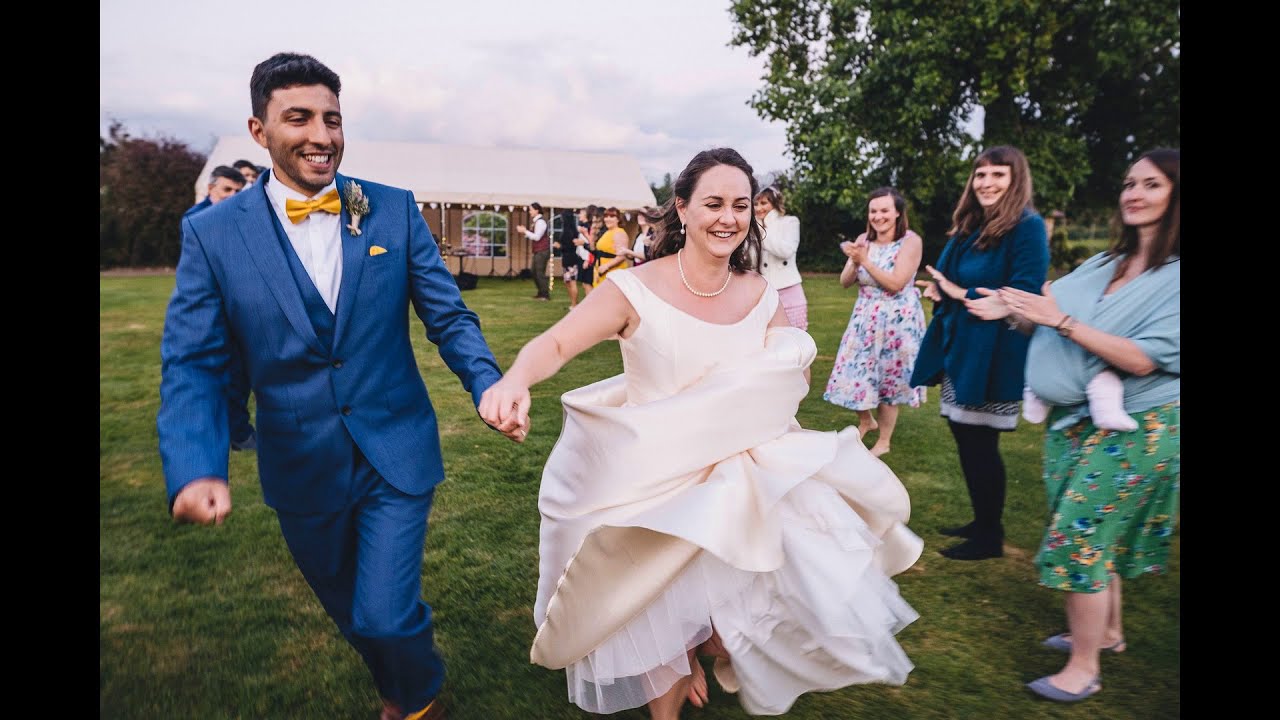 Broadfield Court wedding photography by THE MAYS - Sophie & Josue