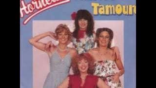 The Hornettes - Waikiki Tamouré (1981)