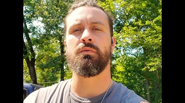 Dangerous tree removal with the help of Dwayne Johnson
