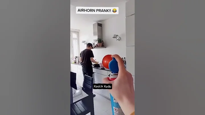 Air horn pranks. 📣🤣...#KaotikKado #Viral #Trending #AirHornPrank #AirHorn #Prank #Funny #Shorts