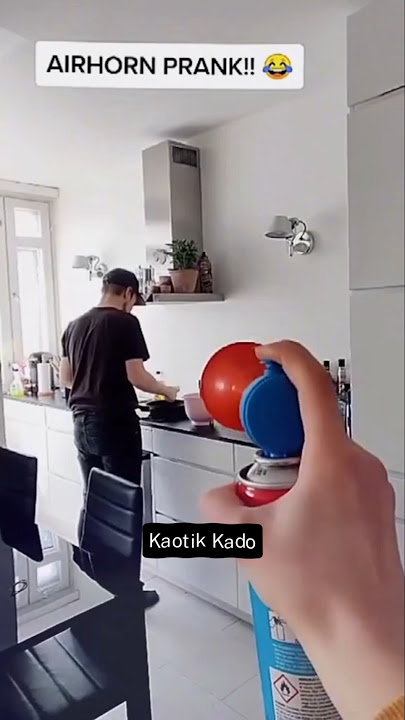 Download lagu Air horn pranks. 📣🤣...#KaotikKado #Viral #Trending #AirHornPrank #AirHorn #Prank #Funny #Shorts