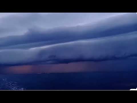 Shelf cloud (otok Ilovik)