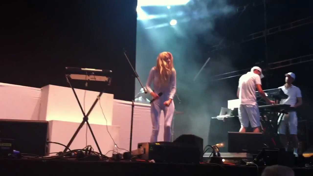 iamamiwhoami - idle talk (@ popaganda)