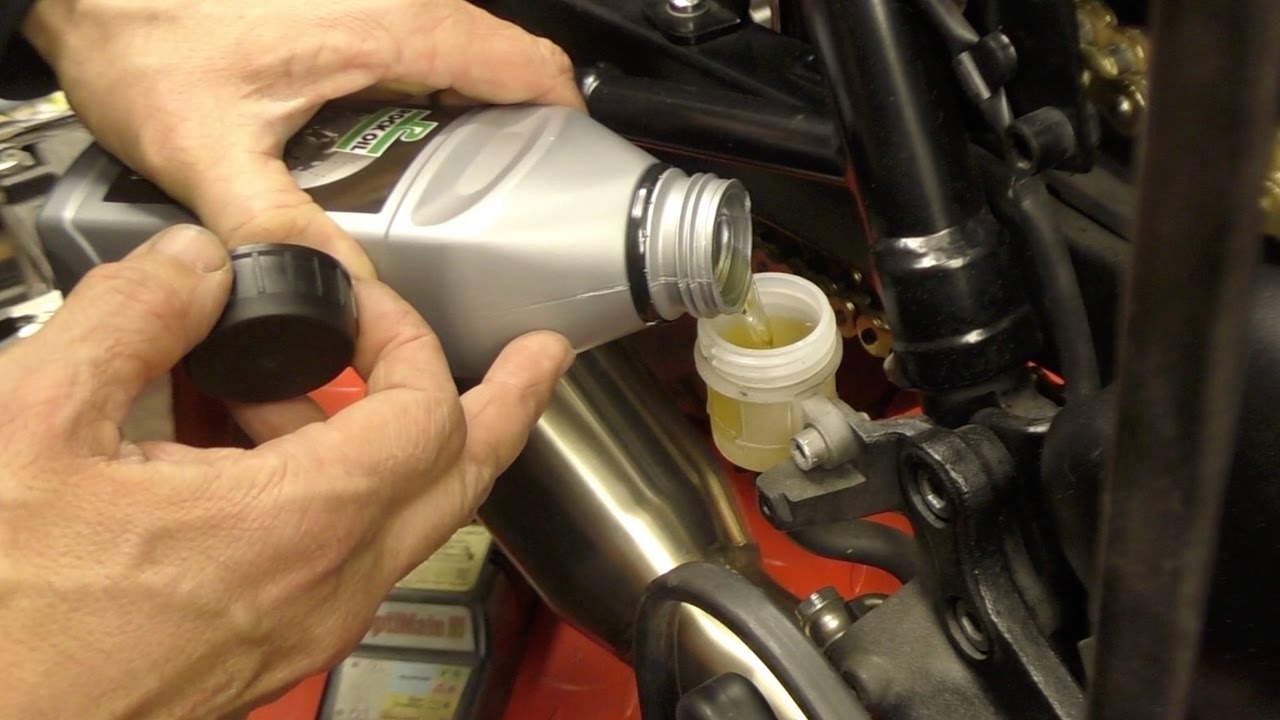 Delboy's Garage, Motorcycle Brake Fluid Change. - YouTube