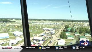 FAA uses EAA AirVenture to recruit air traffic controllers, other aviation professionals